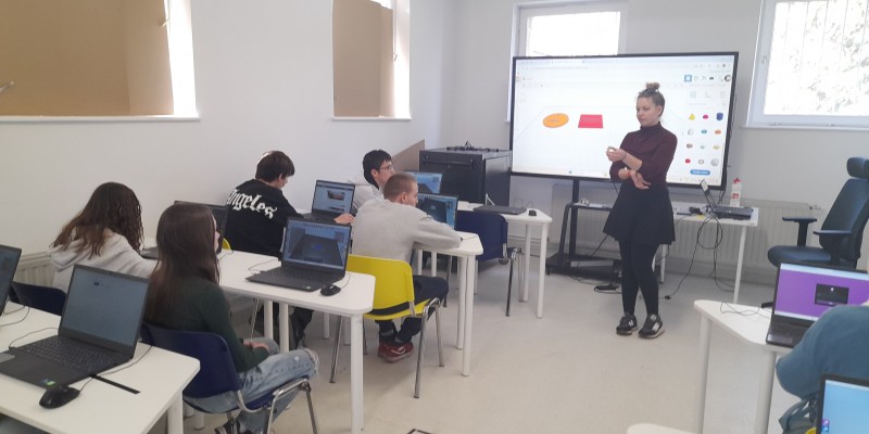 Digitális délelőtt az oroszlányi Tudásközpontban