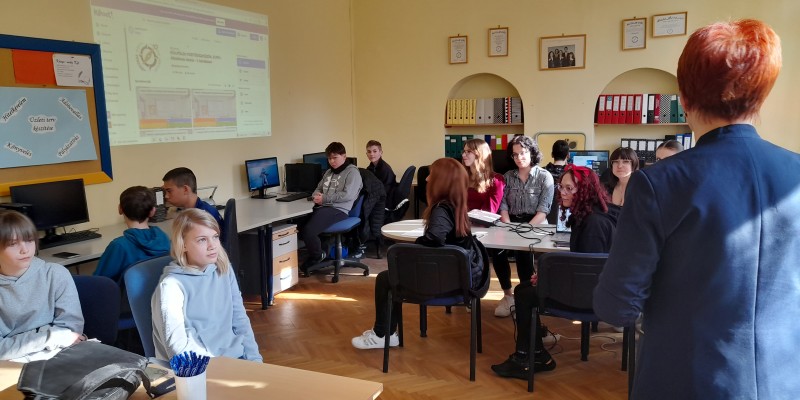 Pénzügyi foglalkozás a Kossuth Lajos Gazdasági és Humán Technikumban